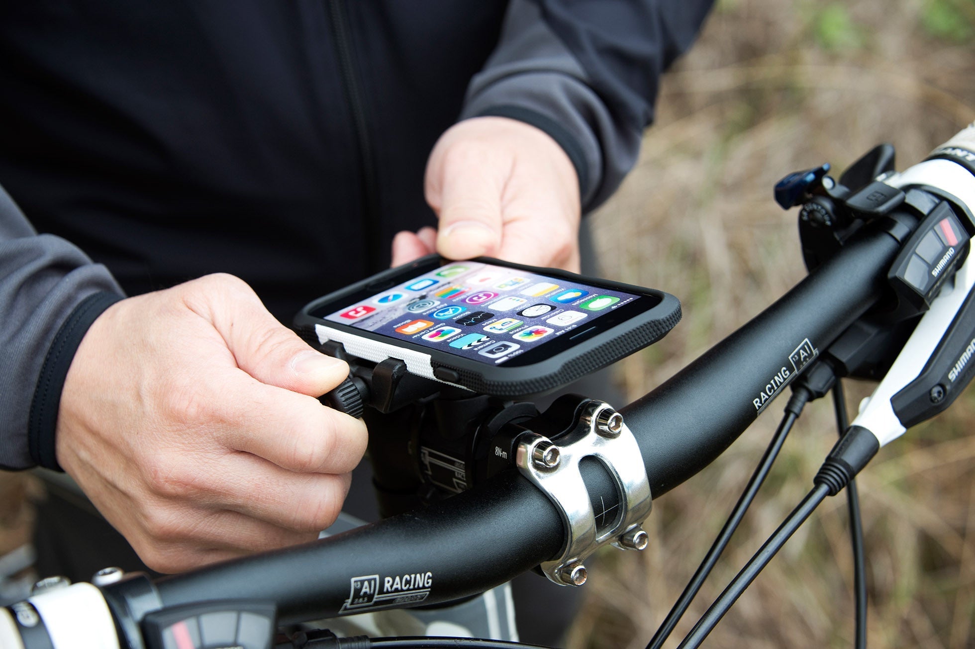 BioLogic SportsCase - bike mount for iPhone