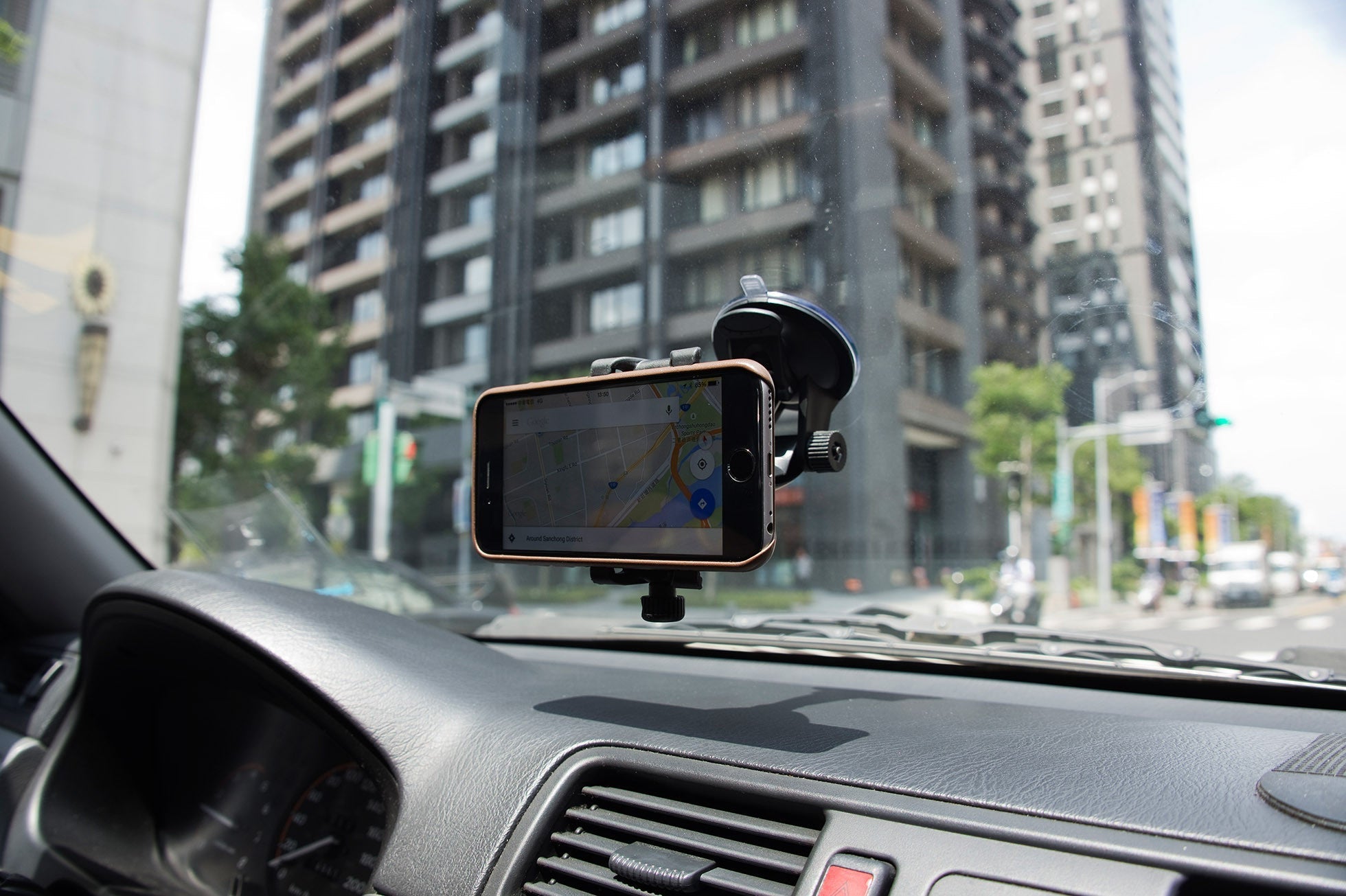 BioLogic ThinCase - bike mount for iPhone